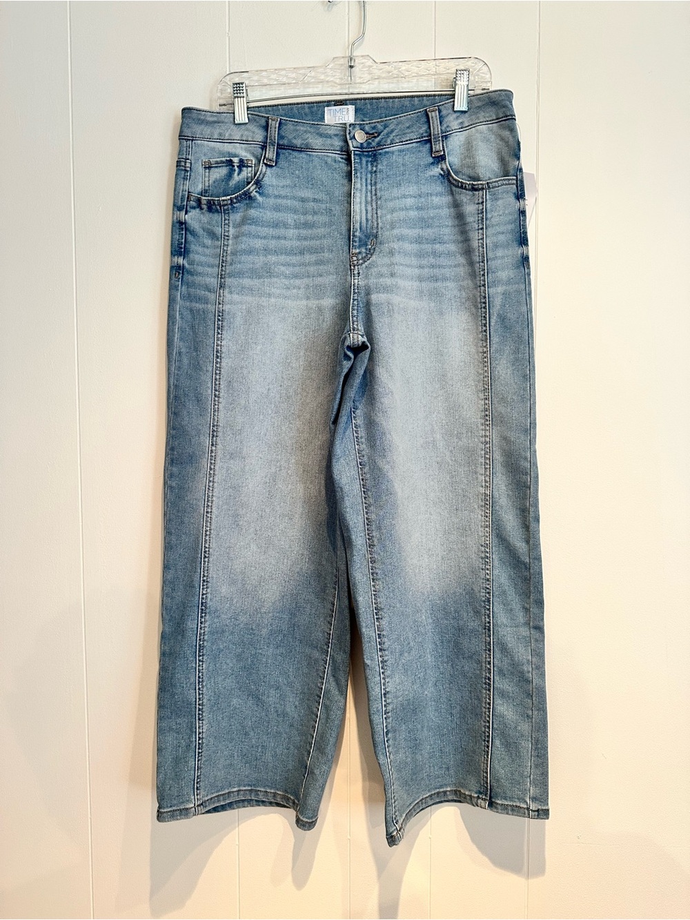 Time and Tru Crop Wide Leg Jeans Light Wash High Rise Size 10 NWT - Picture 3 of 10